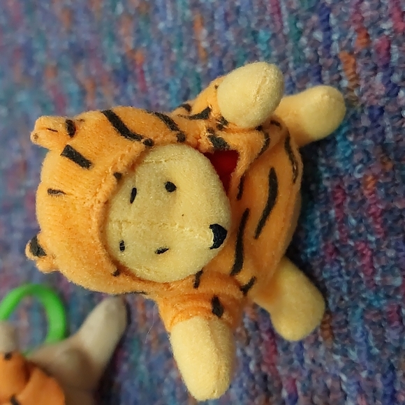 Vintage • Collectable • Set of 4 • McDonald's 'The Tigger Movie' Clip-on Charm - Picture 3 of 12